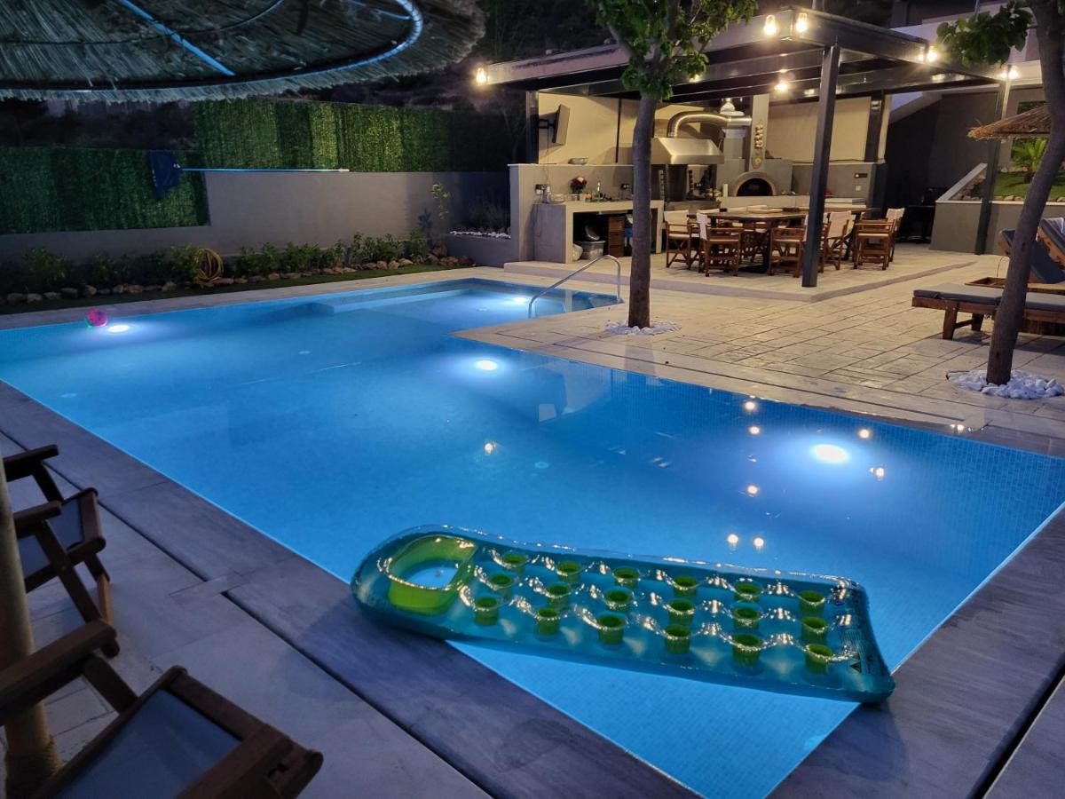 Stergiou Luxury Apartments With Shared Pool อานาวีซอส ภายนอก รูปภาพ