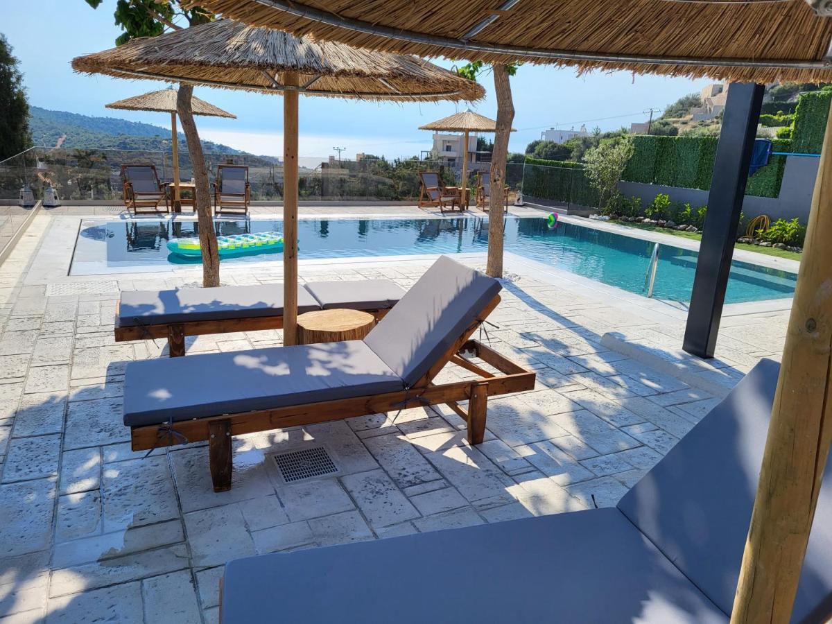 Stergiou Luxury Apartments With Shared Pool อานาวีซอส ภายนอก รูปภาพ