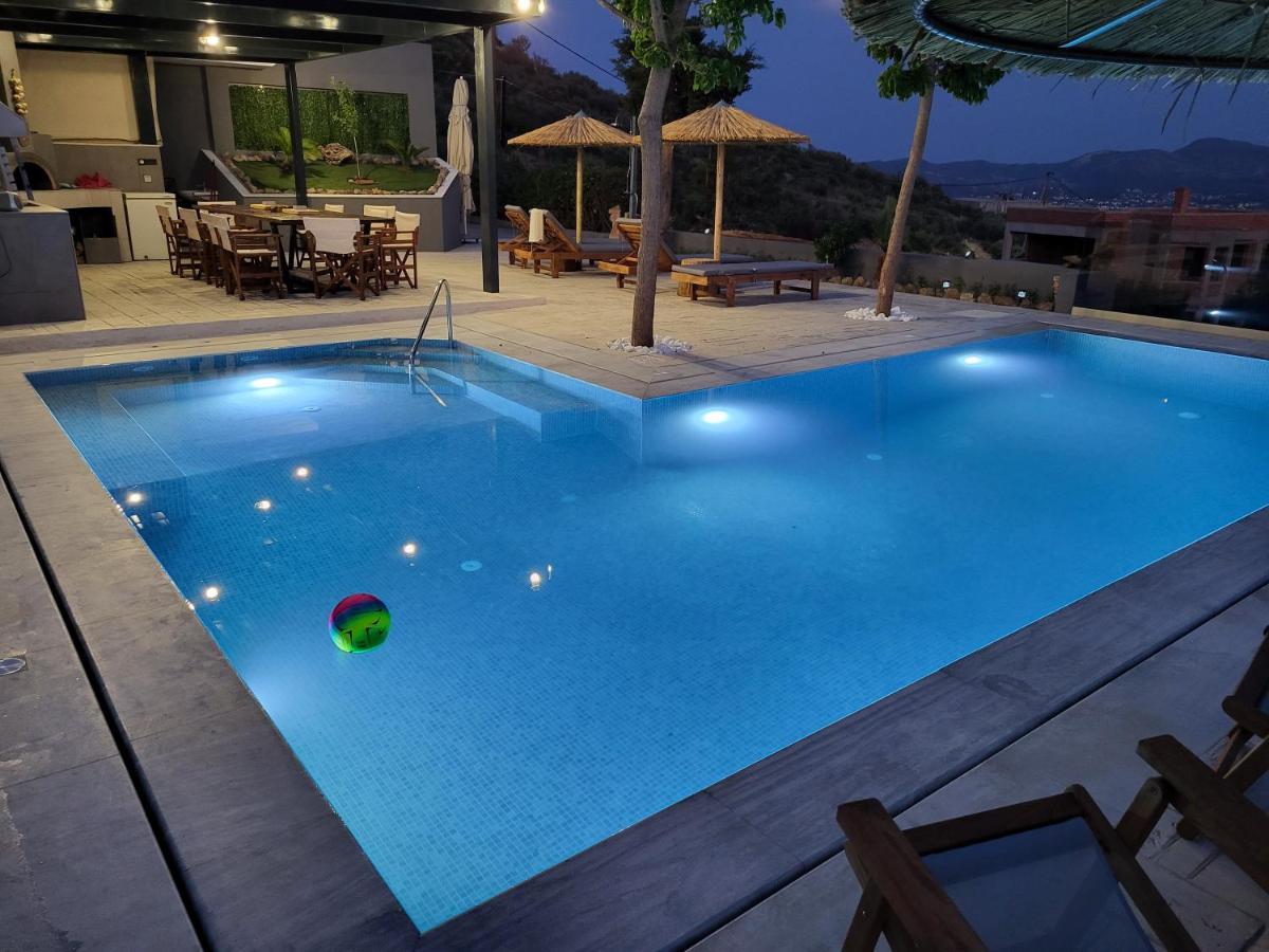 Stergiou Luxury Apartments With Shared Pool อานาวีซอส ภายนอก รูปภาพ